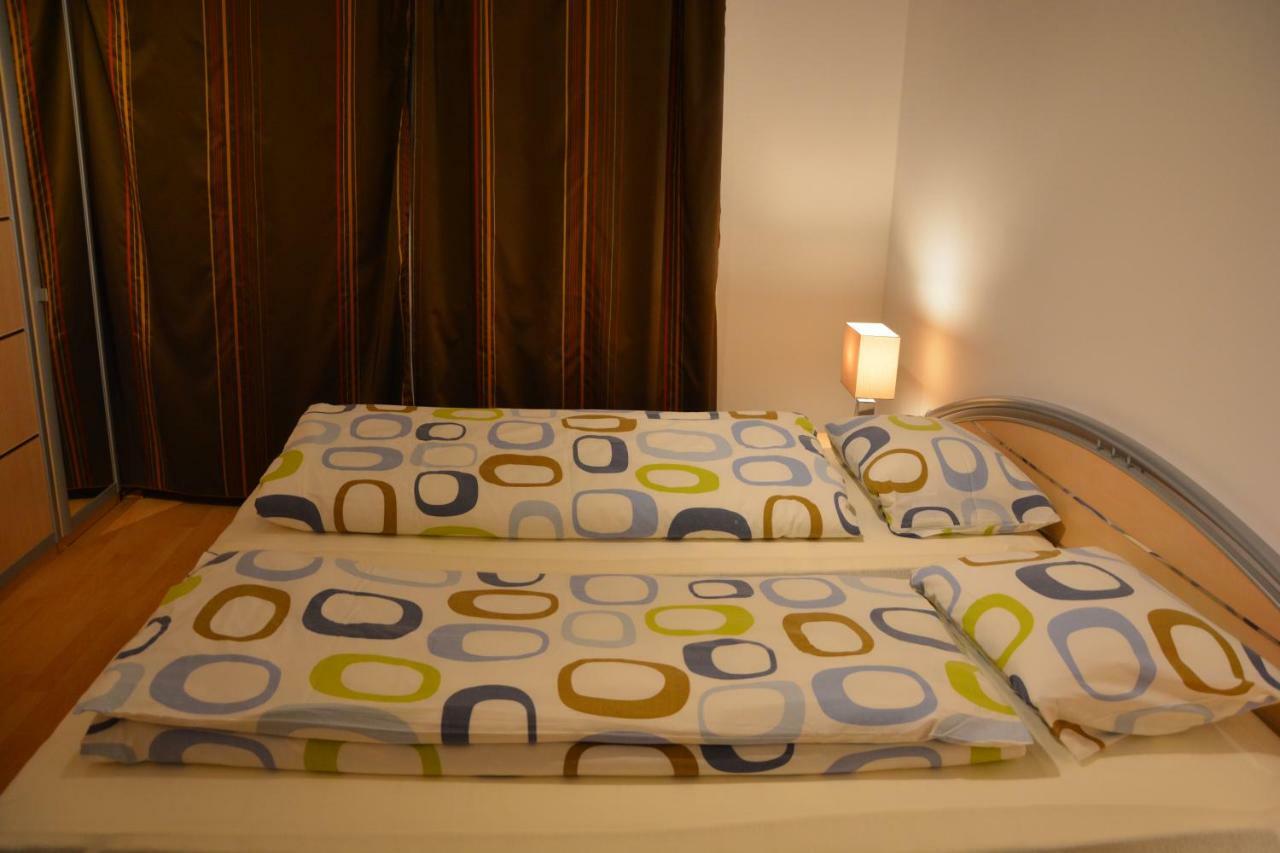 Apartman Zderadova Brno Exteriör bild