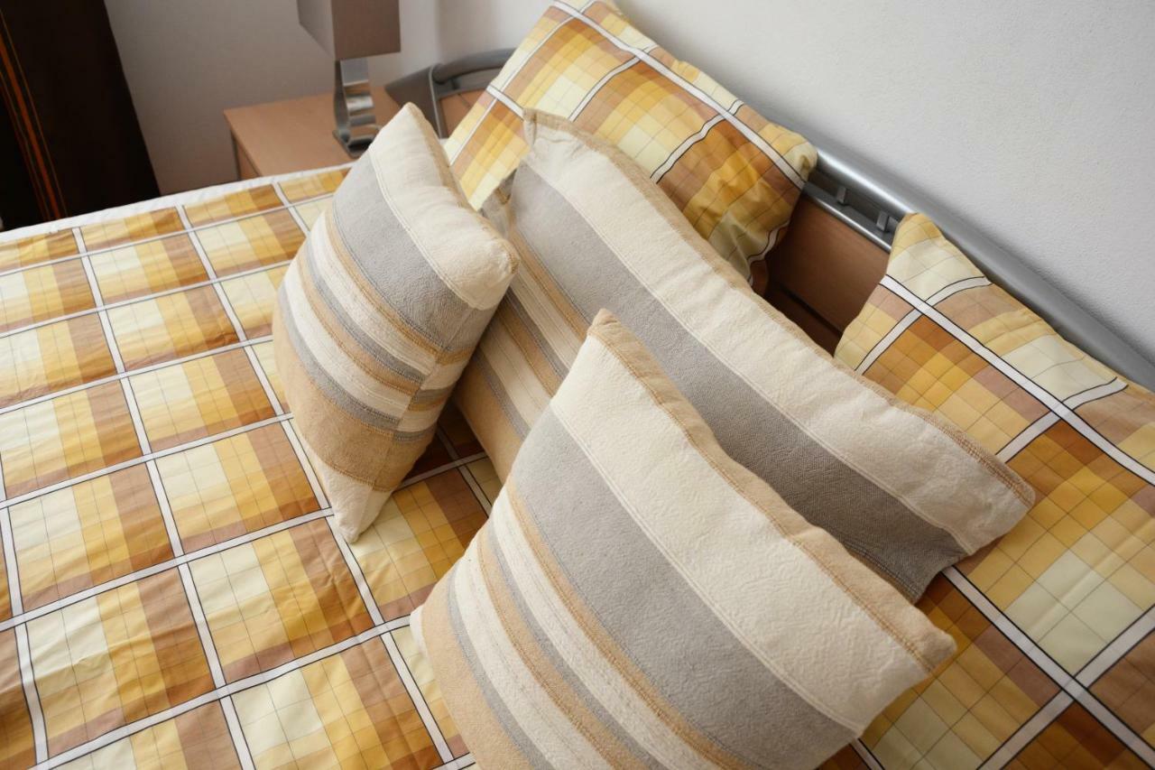 Apartman Zderadova Brno Exteriör bild